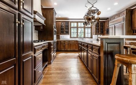 14300 Oakbrook Court Carmel IN 46033