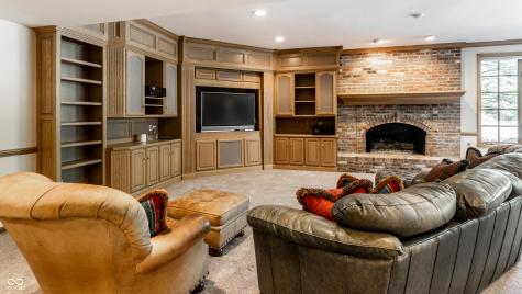 14300 Oakbrook Court Carmel IN 46033
