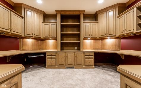 14300 Oakbrook Court Carmel IN 46033