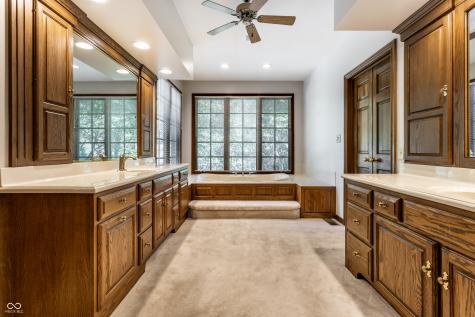 14300 Oakbrook Court Carmel IN 46033