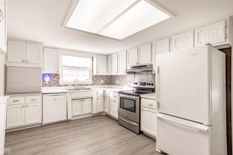 647 Spring Mill Lane Indianapolis IN 46260