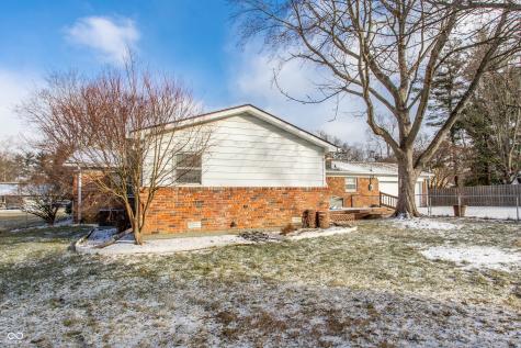 647 Spring Mill Lane Indianapolis IN 46260