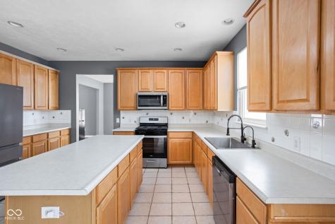 2048 Whitetail Court Avon IN 46123