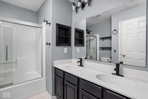 2048 Whitetail Court Avon IN 46123