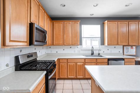 2048 Whitetail Court Avon IN 46123