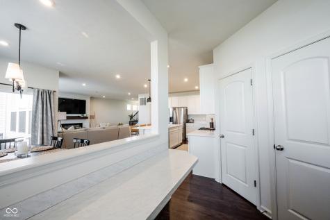 13045 Hartswood Drive Fishers IN 46037