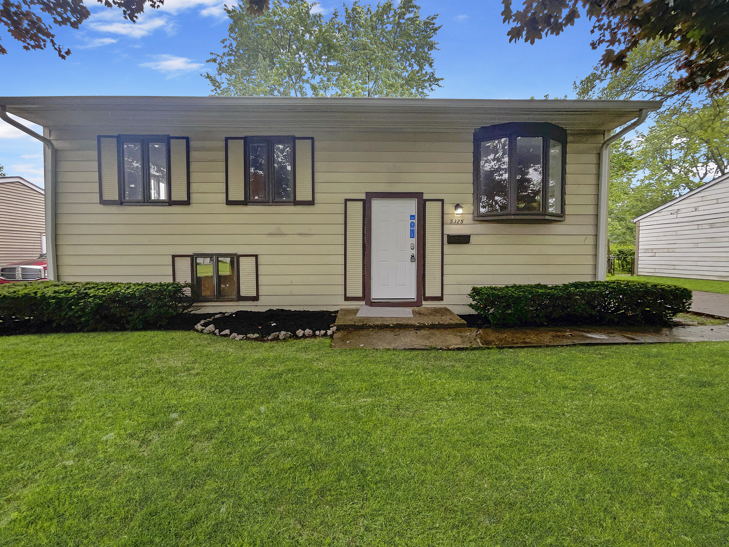 5325 Falcon Lane Indianapolis IN 46224