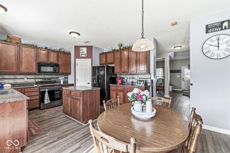 8595 Harlekin Court Avon IN 46123