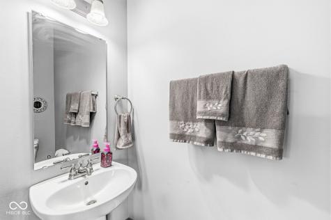 8595 Harlekin Court Avon IN 46123