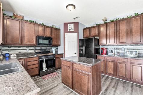 8595 Harlekin Court Avon IN 46123