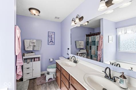 8595 Harlekin Court Avon IN 46123