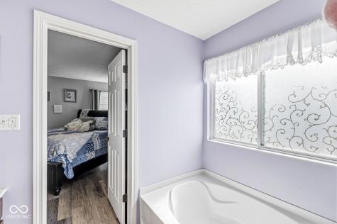 8595 Harlekin Court Avon IN 46123
