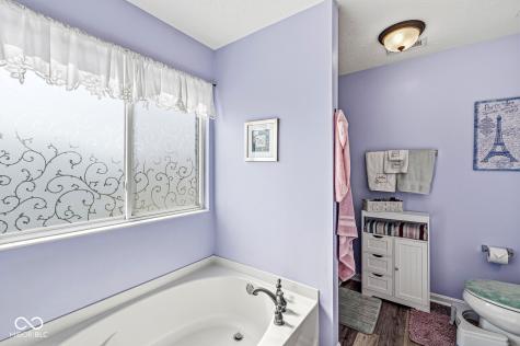 8595 Harlekin Court Avon IN 46123
