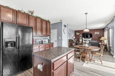8595 Harlekin Court Avon IN 46123