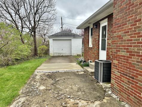 5425 E 11th Street Indianapolis IN 46219