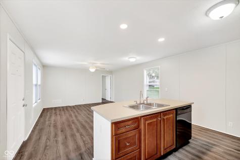 154 Echo Lake E Mooresville IN 46158