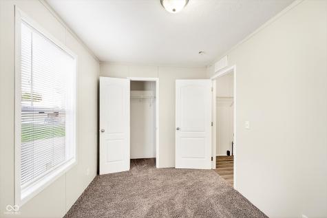 154 Echo Lake E Mooresville IN 46158