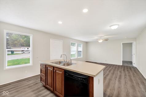 154 Echo Lake E Mooresville IN 46158