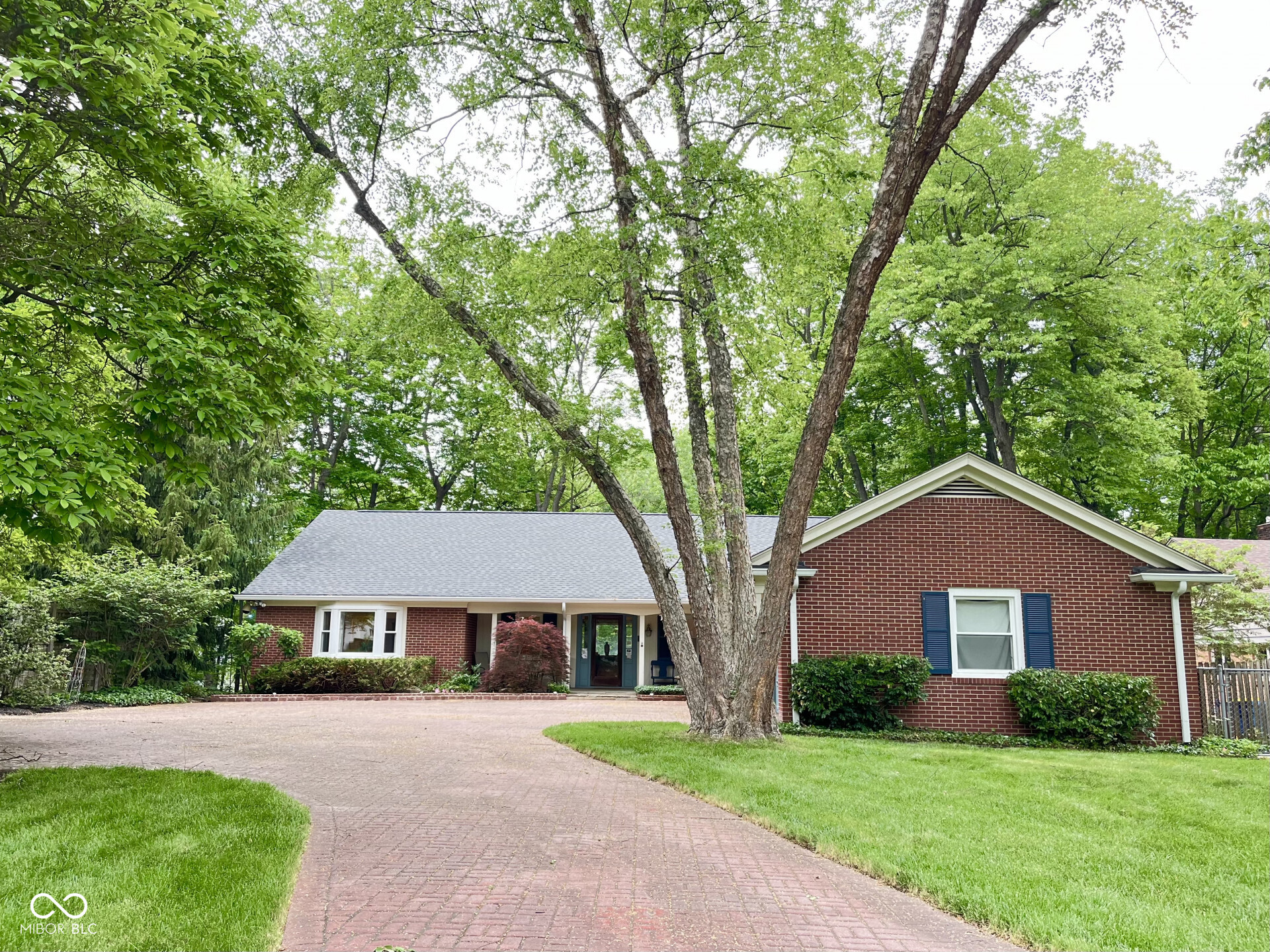 230 Pennridge Drive Indianapolis IN 46240