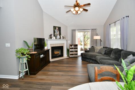 1455 Macintosh Court Avon IN 46123