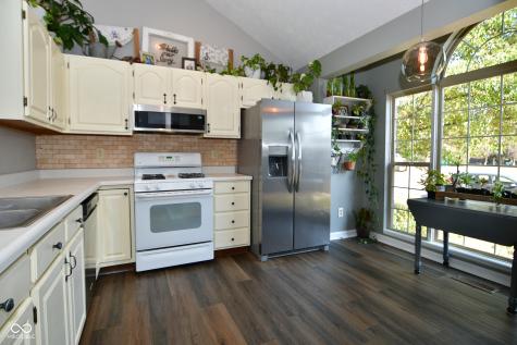 1455 Macintosh Court Avon IN 46123