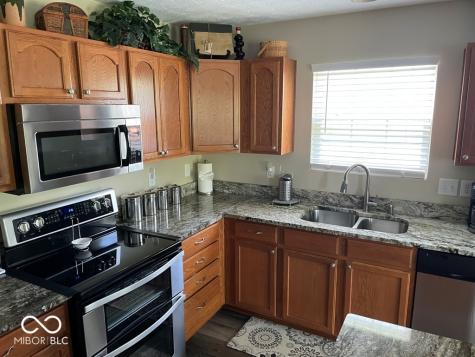 11652 High Grass Drive Indianapolis IN 46235