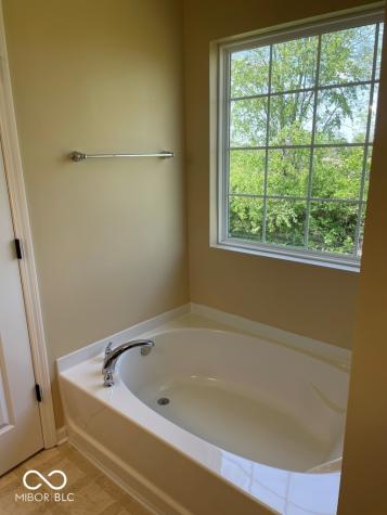 11652 High Grass Drive Indianapolis IN 46235