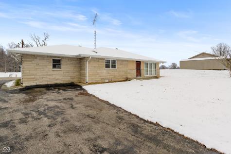 6742 E County Road 900 N Seymour IN 47274