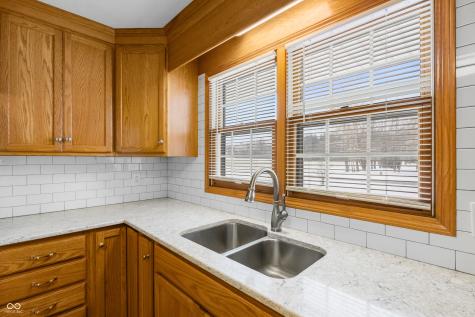 6742 E County Road 900 N Seymour IN 47274