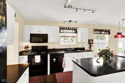 1234 Breaside Circle Greenwood IN 46143