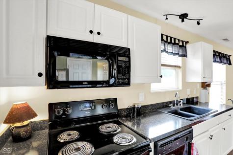 1234 Breaside Circle Greenwood IN 46143