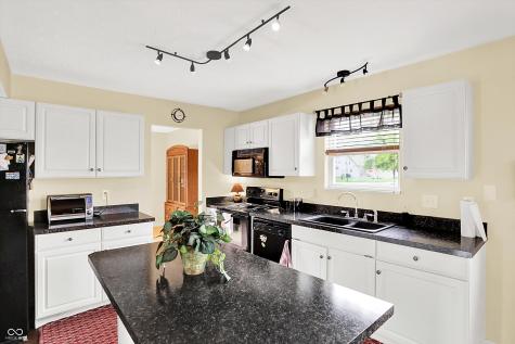 1234 Breaside Circle Greenwood IN 46143