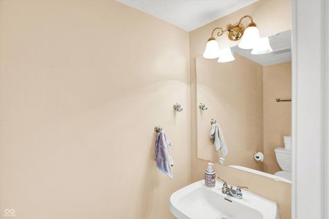 1234 Breaside Circle Greenwood IN 46143