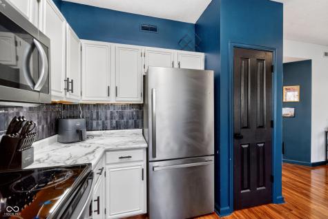 8635 Woodstone Way W Indianapolis IN 46256