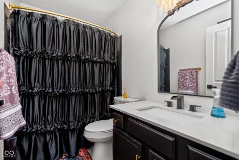 8635 Woodstone Way W Indianapolis IN 46256