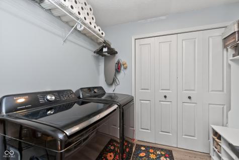 8635 Woodstone Way W Indianapolis IN 46256