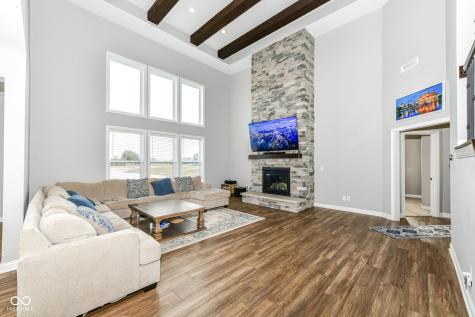10627 Oak Bend Boulevard Indianapolis IN 46239