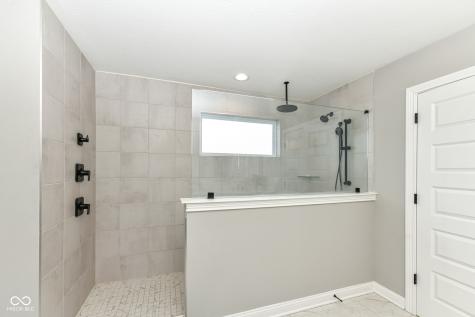 10627 Oak Bend Boulevard Indianapolis IN 46239