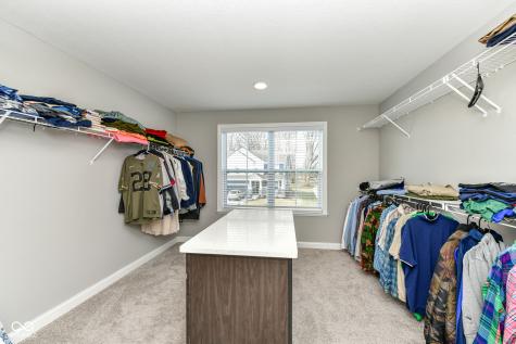 10627 Oak Bend Boulevard Indianapolis IN 46239