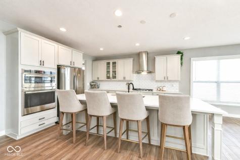 10627 Oak Bend Boulevard Indianapolis IN 46239