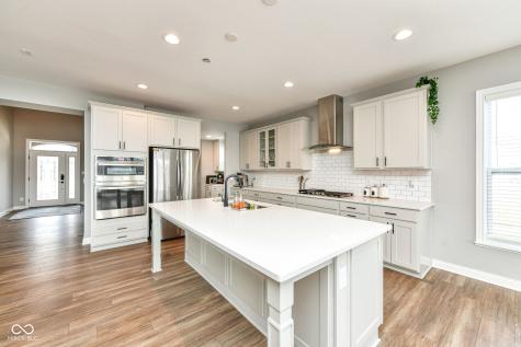 10627 Oak Bend Boulevard Indianapolis IN 46239