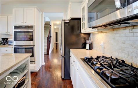 9875 N Port Drive Mccordsville IN 46055