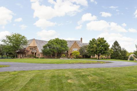 8835 Foxland Run Zionsville IN 46077