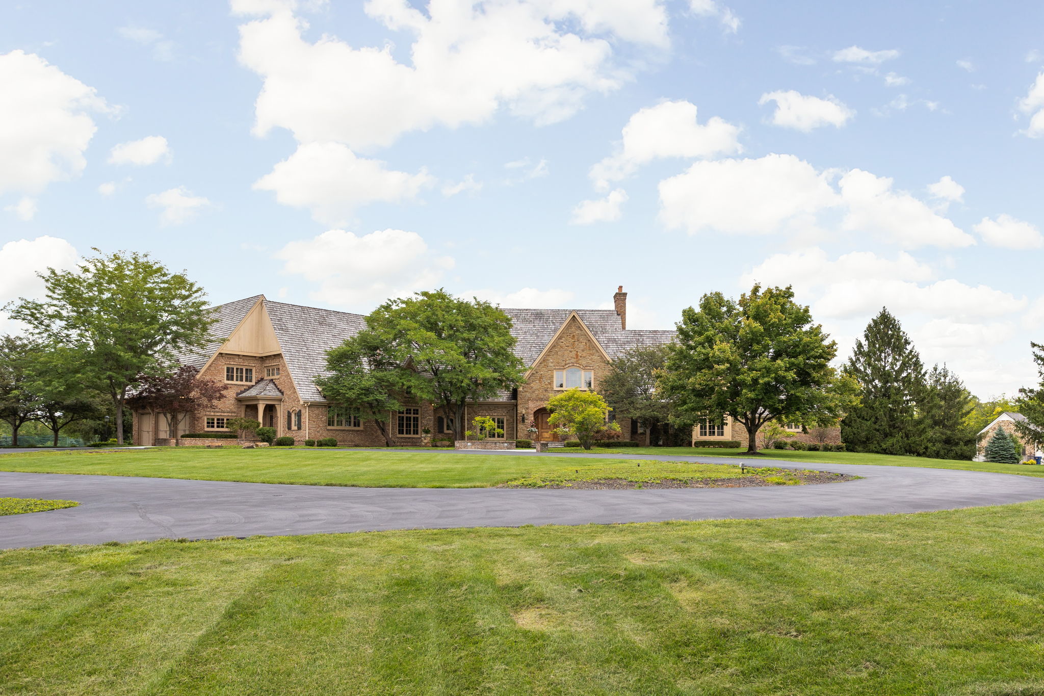 8835 Foxland Run Zionsville IN 46077