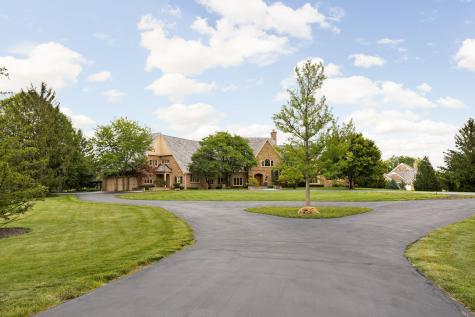 8835 Foxland Run Zionsville IN 46077