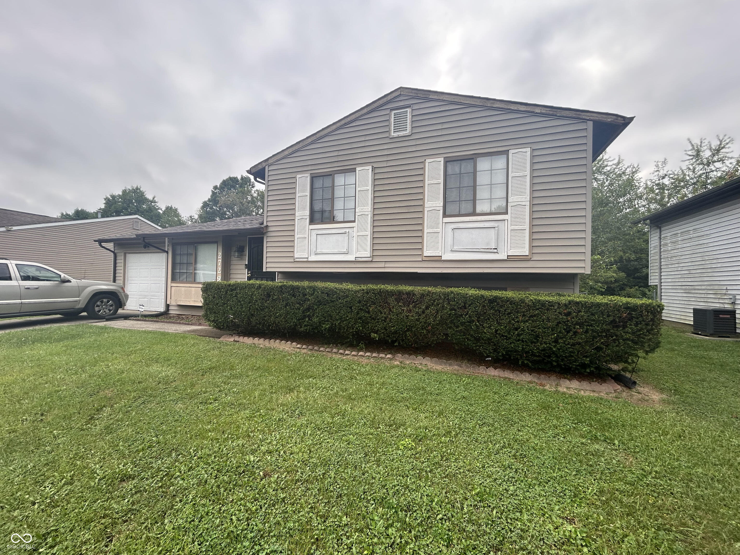 2729 Grassy Creek Drive Indianapolis IN 46229