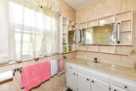 1660 N 10th Street Noblesville IN 46060