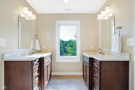 9839 Overlook Pointe Zionsville IN 46077