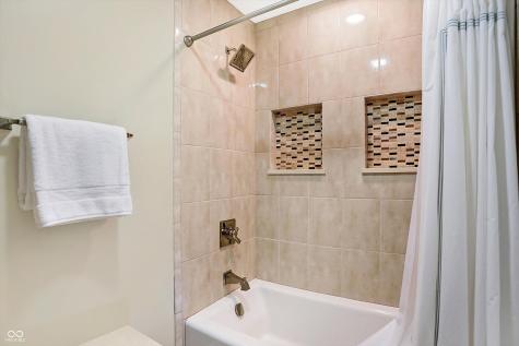 9839 Overlook Pointe Zionsville IN 46077
