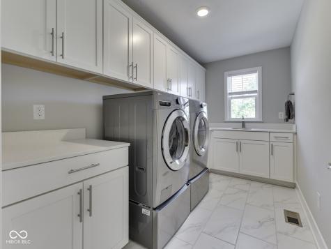 16281 Arndale Court Fishers IN 46040